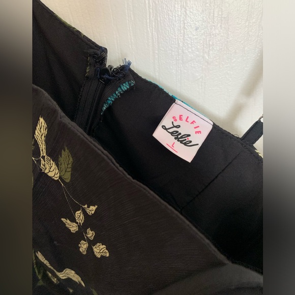 🩵NWOT Selfie Leslie Floral Romper Black & Baby Blue Adjustable Straps Size Large - Picture 7 of 10